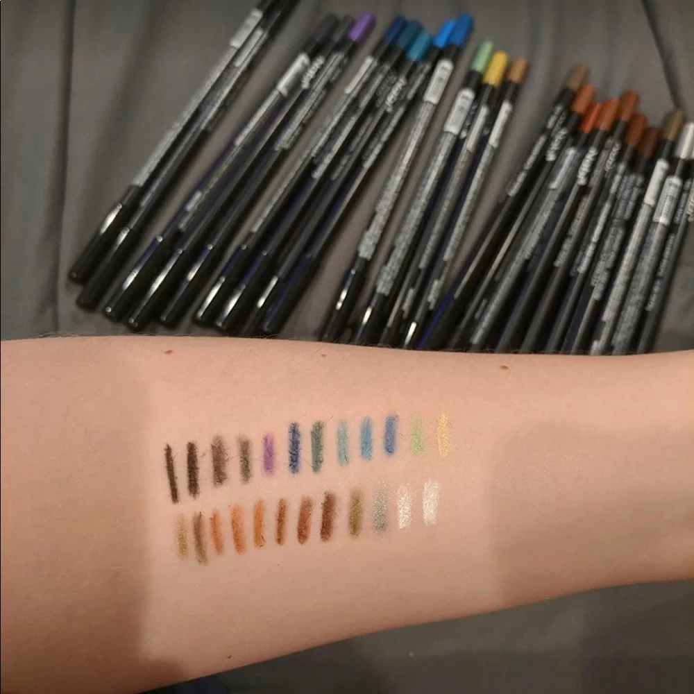 NWT 24 pcs Nabi Eyeliner and Eyebrow pencils